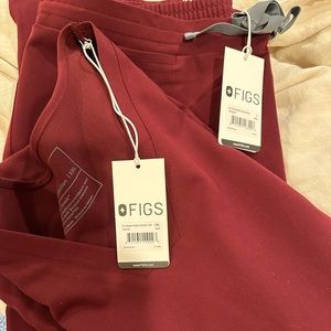 Burgundy figs scrubs set